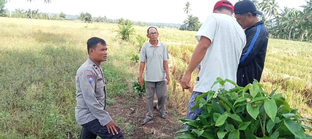Bhabinkamtibmas sambangi warga desa Sukanegeri kecamatan Air Nipis    ,sampaikan Himbauan Kamtibmas