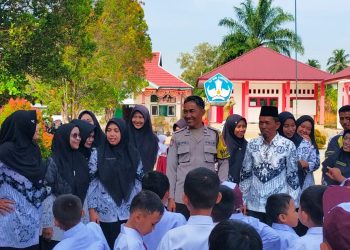 BHABINKAMTIBMAS POLSEK KETAHUN HADIRI MPLS DI SD N 199 BU