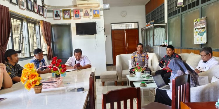 Deteksi Dini, Kapolsek Berikan Pembinaan Pra Nikah WNA Asal China