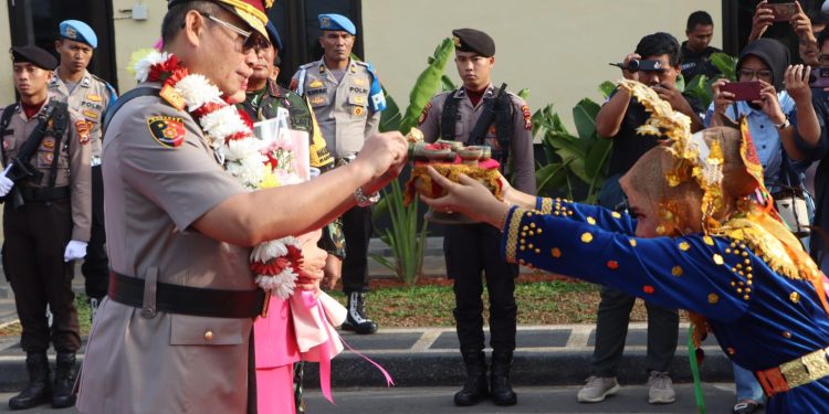 Tarian Sekapur Sirih Hingga Farewell Parade, Iringi Penyambutan Kapolda Bengkulu Brigjen Pol Anwar