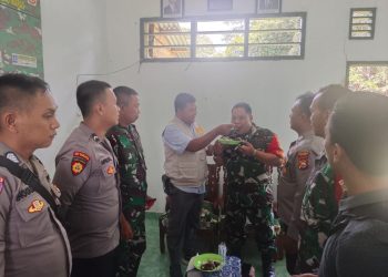 Polsek Semidang Alas Maras Berikan Ucapan HUT TNI Ke 79 Tahun 2024 di Koramil 425-04/SAM