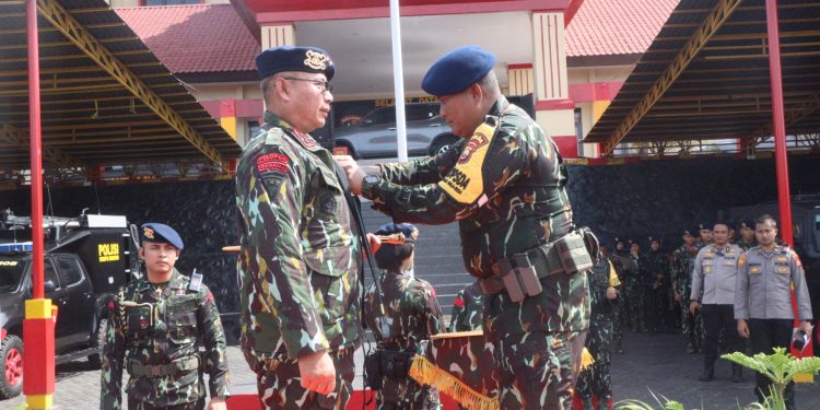 Kapolda Bengkulu Dianugerahi Gelar Warga Kehormatan Brimob Polri