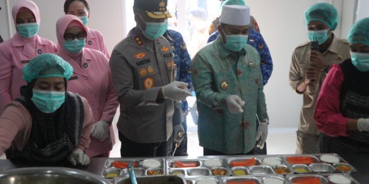 Dukung program pemerintah, Polda Bengkulu Bagikan MBG