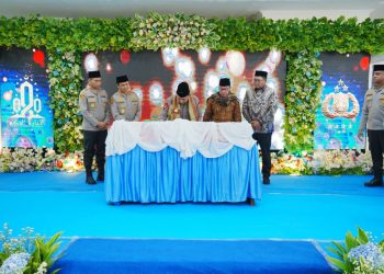 Kunjungi Buntet Pesantren Cirebon, Kapolri Silaturahmi ke Dewan Sepuh hingga Resmikan Pondok