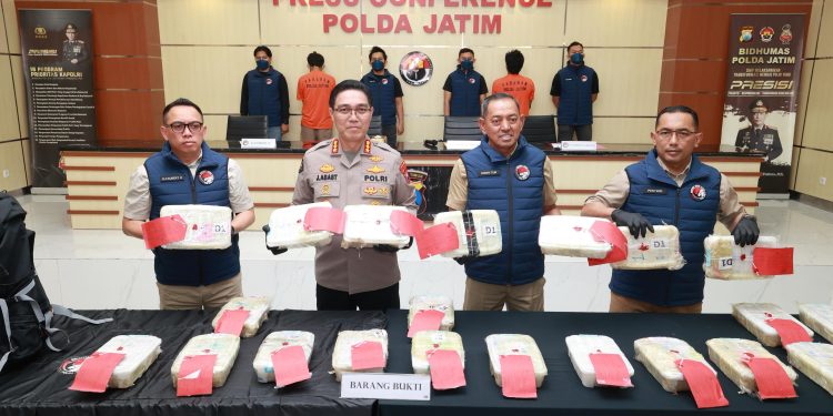 Polda Jatim Berhasil Ungkap Jaringan Narkoba Internasional 21 Kg Sabu Senilai 22 Milyar Disita
