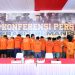 POLDA RIAU KONFERENSI PERS PENGUNGKAPAN KASUS PREMANISME/KEJAHATAN JALANAN HASIL OPERASI PEKAT LANCANG KUNING 2025