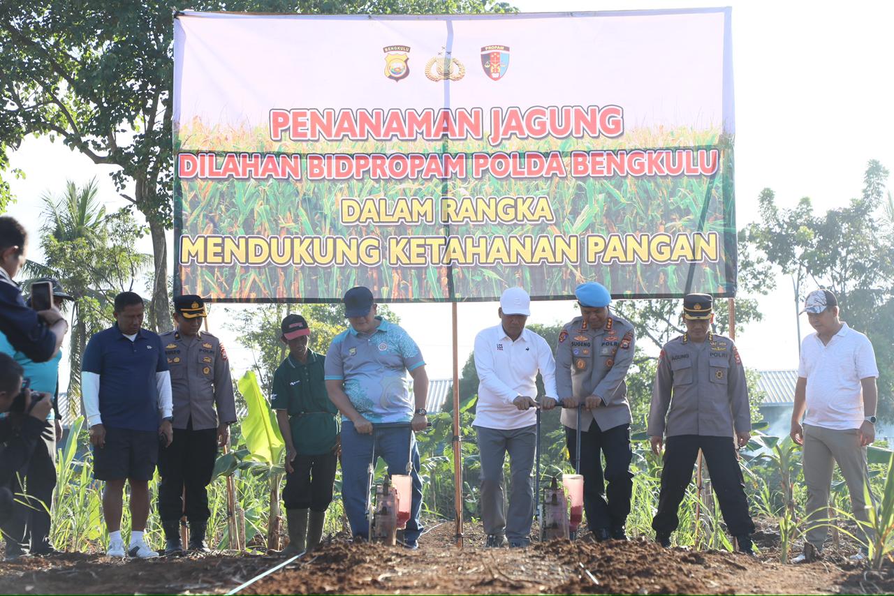 Kapolda Bengkulu Resmikan Program Penanaman Jagung di Lahan Tidur Jalan Citanduy – Tribrata News Bengkulu