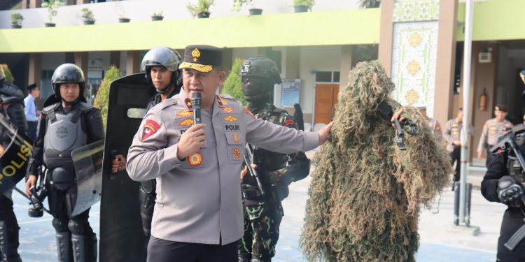 Wakapolda Bengkulu Perkenalkan Kendaraan dan Peralatan Taktis Polri di SMP Islam Al-Azhar 52