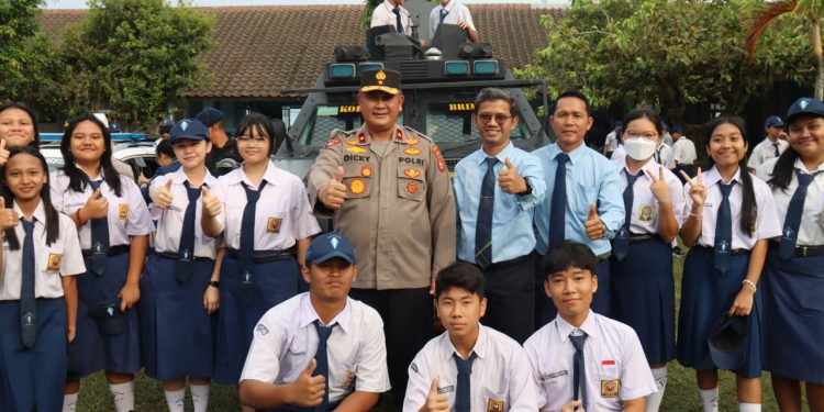 Edukasi Kamtibmas dan Nasionalisme, Wakapolda Bengkulu Jadi Pembina Upacara di SMP Sint Carolus