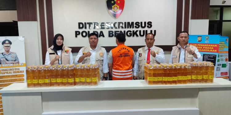 Polda Tangkap Produsen Minyak Goreng Sawit Kurang Takaran