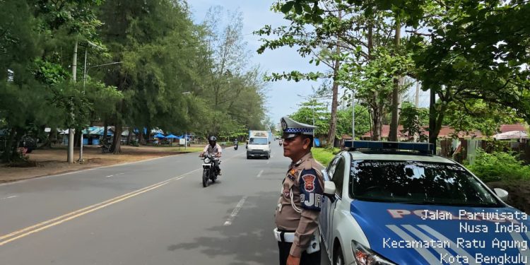 Sat PJR Ditlantas Polda Bengkulu Gelar Patroli di Kawasan Pariwisata Tingkatkan Keamanan dan Kelancaran Lalu Lintas