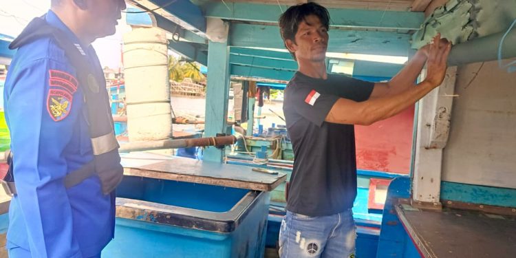 Patroli Ditpolairud Polda Bengkulu Ingatkan Nelayan Waspada Cuaca Buruk di Perairan Bengkulu