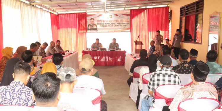 Wakapolda Bengkulu Ingatkan Personel Jaga Integritas, Kesehatan, dan Ketahanan Pangan saat Tatap muka di Polsek Lebong Selatan