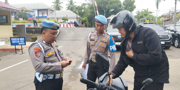 Disiplin Dimulai dari Internal, Polda Bengkulu Laksanakan Pemeriksaan Kelengkapan Kendaraan Anggota