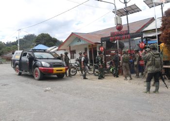 Satgas Operasi Damai Cartenz Jaga Keamanan Bandara Bilogai, Pastikan Akses Logistik Warga Intan Jaya Tetap Lancar