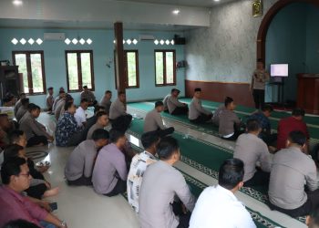 POLRES BENGKULU TENGAH GELAR KEGIATAN BINROHTAL UNTUK TINGKATKAN KARAKTER DAN MORAL PERSONEL