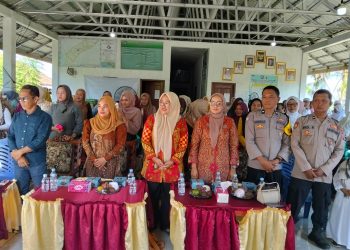 Bhabinkamtibmas Polsek Nasal Hadiri Pelepasan Siswa TK Negeri Pembina Nasal
