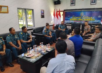 Disambut Danlanal Bengkulu, Kapolda Bengkulu Jalin Silaturahmi dan Santap Siang Bersama