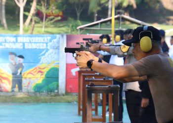 Kapolda Bengkulu Tekankan Profesionalisme Penggunaan Senjata Api Melalui Latihan Menembak