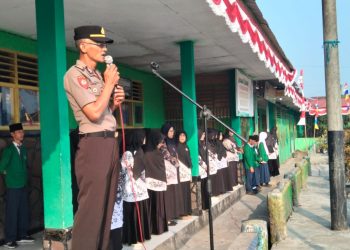 Cegah Kenakalan Remaja Sejak Dini, Polsek Ujan Mas Sasar Pelajar MTS N 1 Merigi