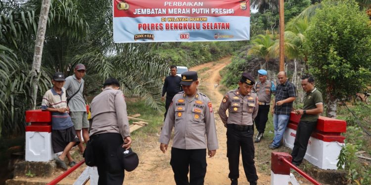 Wujud Pengabdian Polri, Polres Bengkulu Selatan Resmikan Jembatan Merah Putih Presisi di Ulu Manna