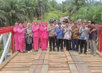 Kapolres Mukomuko Resmikan Jembatan Merah Putih Presisi, Perkuat Akses dan Mobilitas Warga Desa Cinta Asih