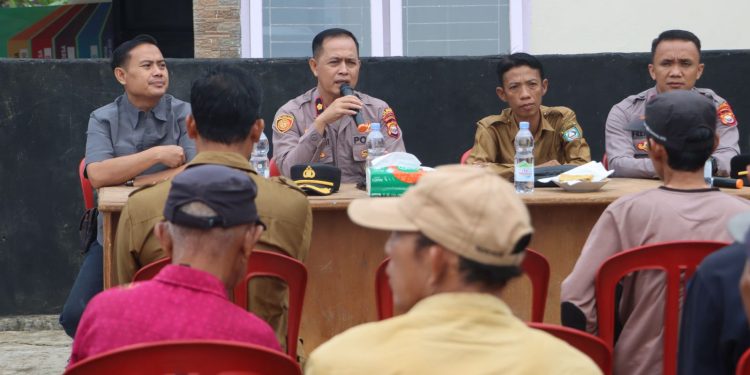 NGOPI TAWAR di Tebing Penyamun, Polres Kepahiang Tampung Aspirasi Warga