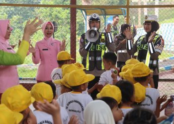 Polisi Sahabat Anak, Satlantas Polres Kepahiang Ajak Siswa TK Kemala Bhayangkari Belajar Sambil Bermain