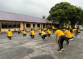 Usai Apel Pagi, Personel Polres Bengkulu Selatan Jaga Kebugaran Lewat Olahraga Bersama