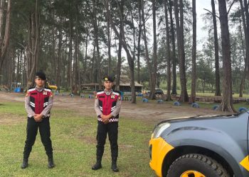 Polres Mukomuko Gelar Patroli di Pantai Pandan Wangi, Imbau Pengunjung Tetap Waspada