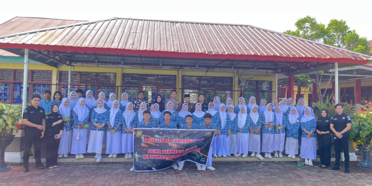 Bidhumas Polda Bengkulu Gelar Sosialisasi “Cyberbullying dan Etika Bermedia Sosial” di SMA Negeri 1 Kota Bengkulu
