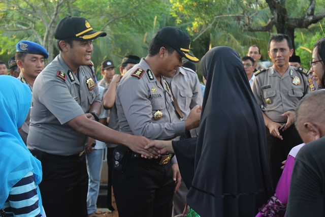 Ratusan Polisi Hadiri Pemakaman Bripka Venta Supriyadi