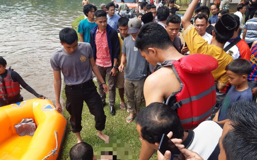 Polres Lebong Bersama BPBD Evakuasi Pemuda Tewas Tenggelam di Danau Picung