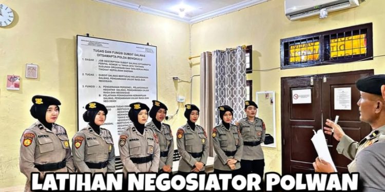 Polwan Ditsamapta Polda Bengkulu Asah Kemampuan Negosiasi Hadapi Situasi Unjuk Rasa