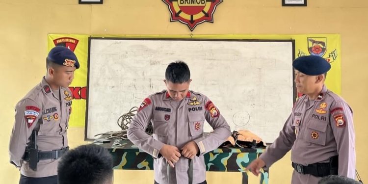 Tingkatkan Kesiapsiagaan, Personel Kompi 1 Batalyon A Pelopor Laksanakan Latihan SAR