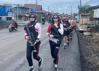Personel Datasemen Sat Brimob Polda Bengkulu Laksanakan Olahraga Bersama Untuk Jaga Kesiapan Fisik