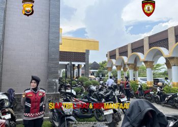 Polwan Ditsamapta Polda Bengkulu Gelar Patroli dan Pengamanan Sholat Jumat di Masjid Agung At-Taqwa