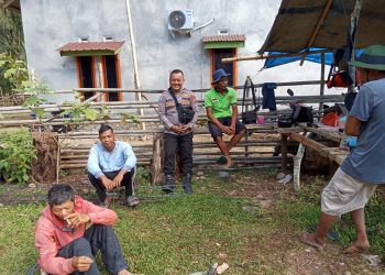 Bhabinkamtibmas Polres Bengkulu Tengah Sambangi Desa Binaan, Sampaikan Pesan Kamtibmas