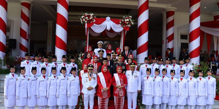 Momentum Kebangsaan, Kapolda Bengkulu Bersama Forkopimda Ikuti Upacara HUT RI ke-81