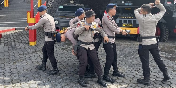 Detasemen Gegana Satbrimob Polda Bengkulu Asah Kemampuan Melalui Latihan VIP Protection