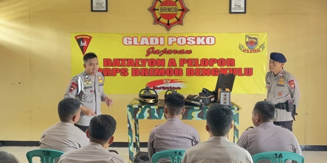 Kompi 1 Batalyon A Pelopor Satbrimob Polda Bengkulu Laksanakan Pengenalan Alat SAR
