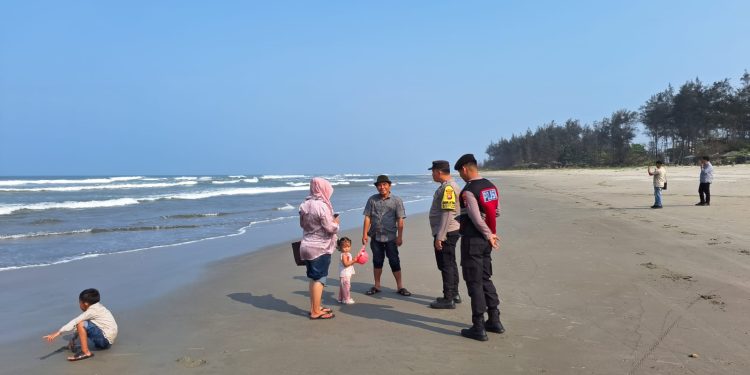 Antisipasi Gangguan Kamtibmas dan Kejadian Tenggelam, Polresta Bengkulu Imbau Wisatawan Pantai Panjang
