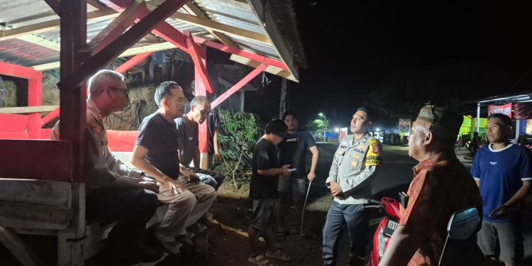 Polsek Pino Ajak Warga Hidupkan Kembali Poskamling Demi Jaga Kamtibmas di Desa Talang Tinggi