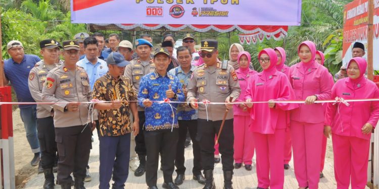 Kapolres Mukomuko Resmikan Jembatan Merah Putih Presisi, Perkuat Akses dan Mobilitas Warga Desa Cinta Asih