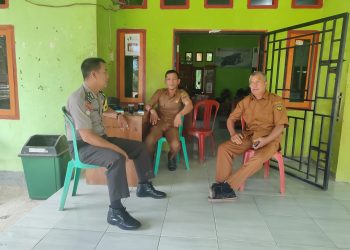 BHABINKAMTIBMAS POLSEK MANNA SAMBANGI PEMDES TAMBANGAN, SOSIALISASIKAN KAMTIBMAS DAN CALL CENTER 110