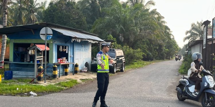 Polri Bersama Masyarakat, Polres Mukomuko Gelar Commander Wish Pengaturan Pagi