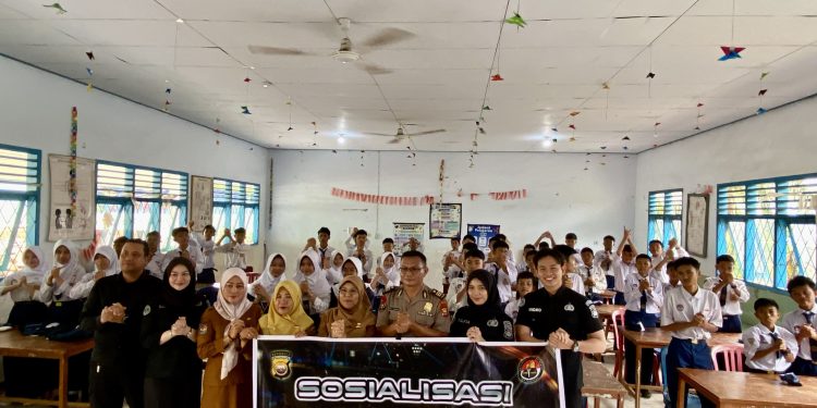 Cegah Kenakalan Remaja, Bidhumas Polda Bengkulu Sosialisasi “Stop Kenakalan Remaja” di SMP Negeri 20 Kota Bengkulu