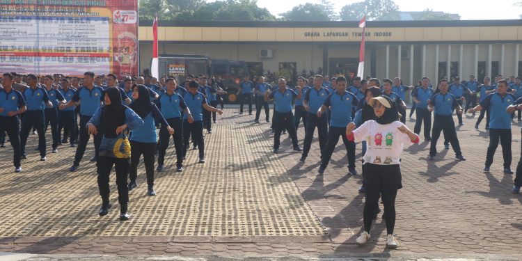 Jaga Kebugaran Personel, Polda Bengkulu Gelar Senam Aerobic