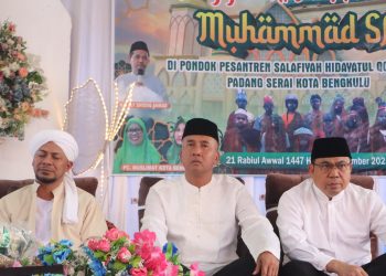 Kapolda Bengkulu Hadiri Pengajian Akbar Maulid Nabi Muhammad SAW di Ponpes Salafiyah Hidayatul Qomariyah