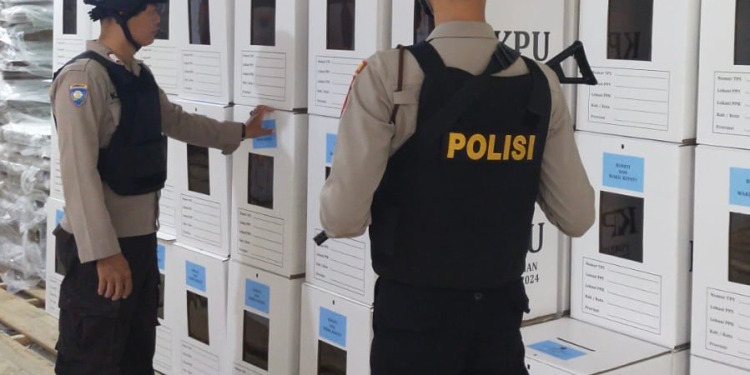 Polres Mukomuko Terus Perketat Pam Di Gudang Logistik KPU kabupaten Mukomuko